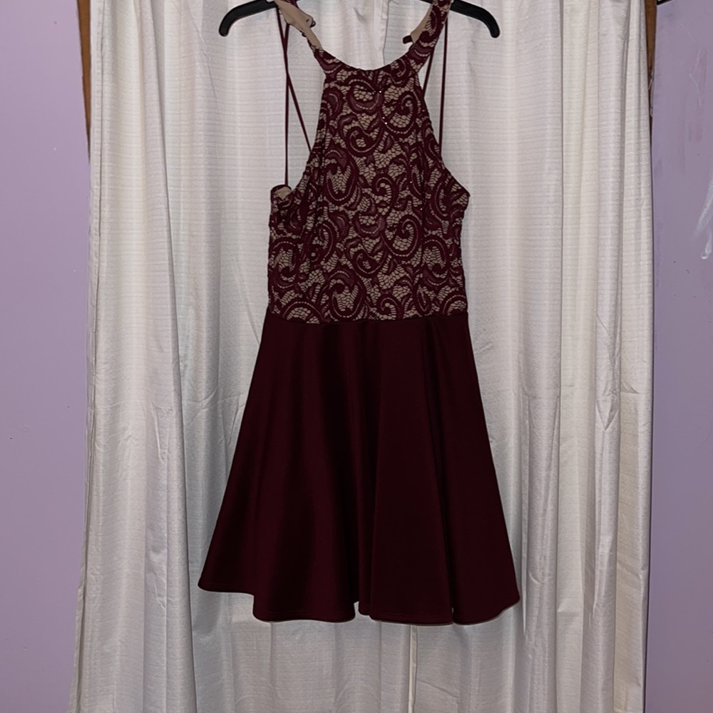 Worn for 3 homecomings amazing dress and super pretty I’m now out of School